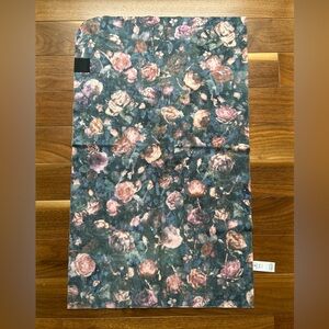 🍋Lululemon Small Towel Frosted Rose Multi